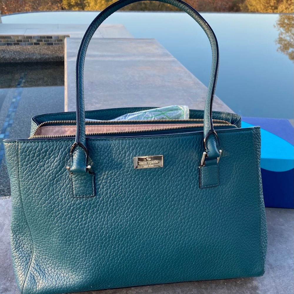 Kate Spade larger size handbag